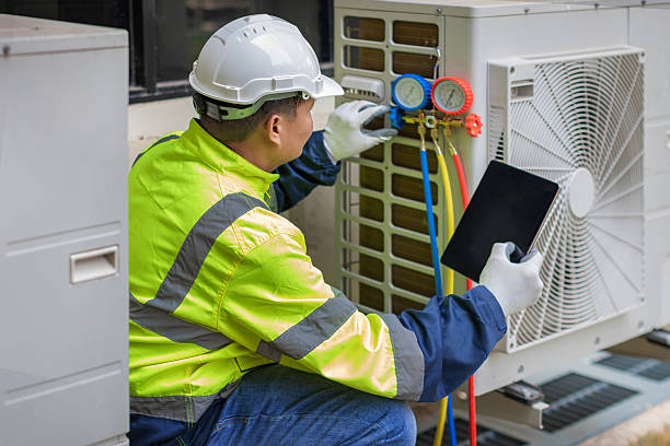 Professional Hvac Installation technician working in Stockdale, TX